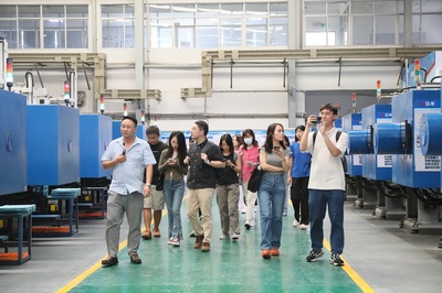 數字化轉型賦能制造業 主流媒體走進日豐集團三水生產基地，體驗外呼系統革新應用